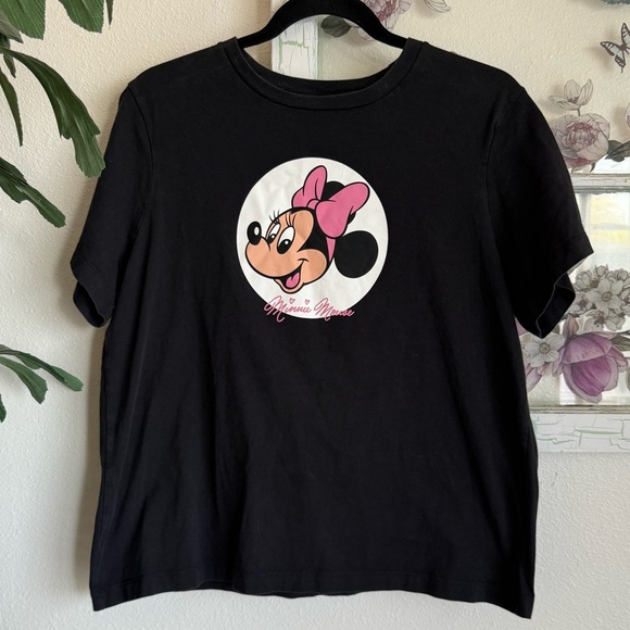 Disney Tops - Disney Black Short Sleeve Tee with Pink Minnie Mouse Bow Graphic Size Medium